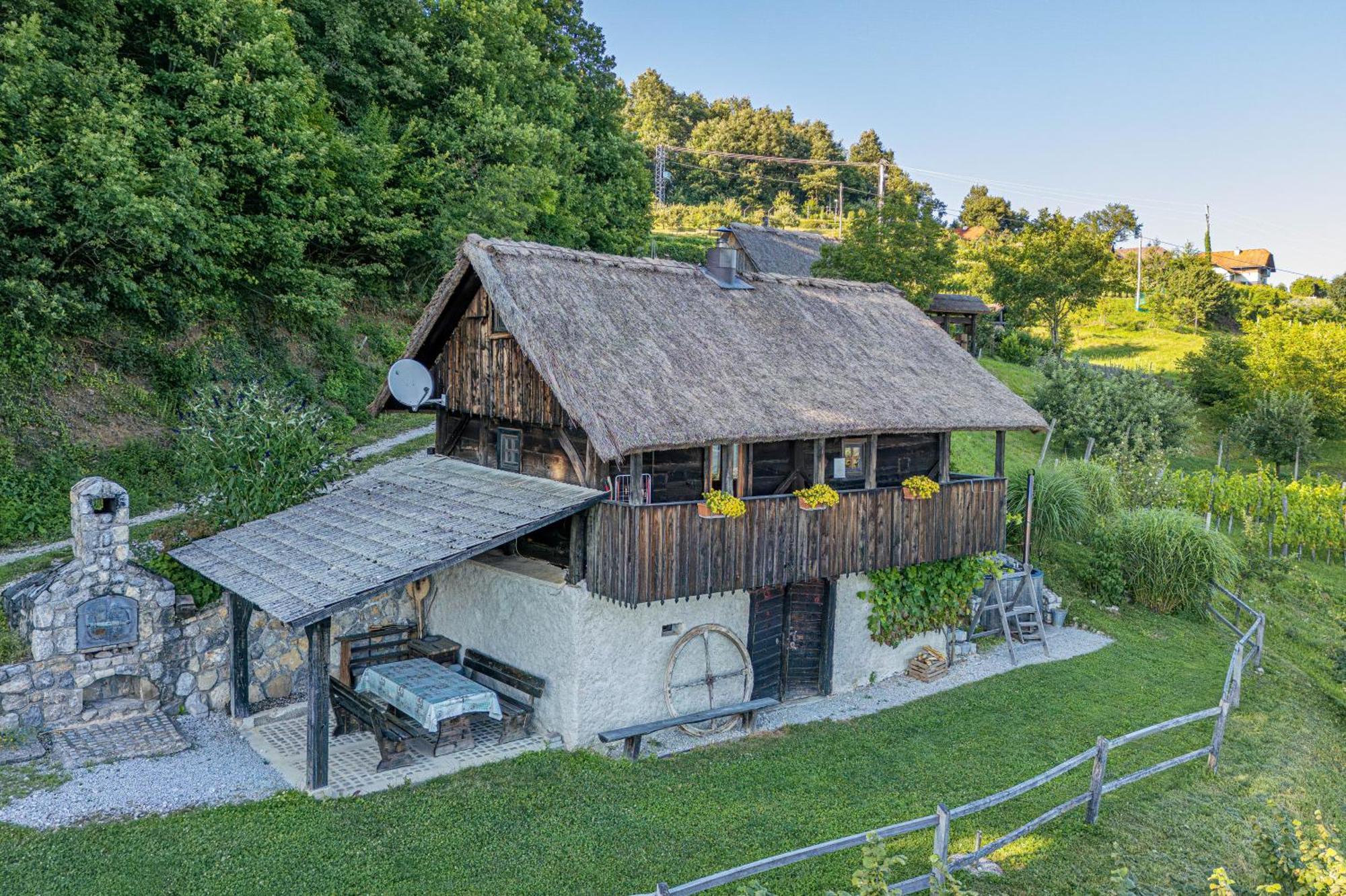 Vineyard Cottage Skatlar Otočec Exterior foto